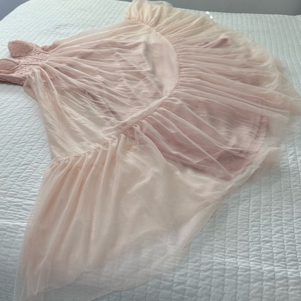 Selfie Leslie Gown Strapless
Dancing With Me Sweetheart Tulle Midi Dress Pink - Picture 6 of 16